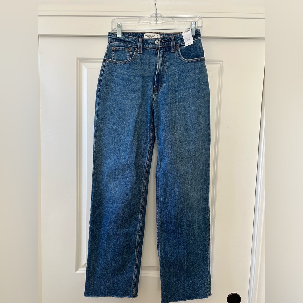 Abercrombie & Fitch High 90s Relaxed High Rise Jeans With Raw Hem